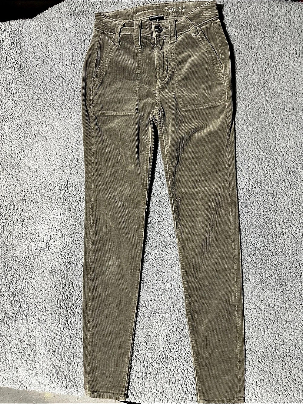 American Eagle Women’s 000 Short Super Stretch Gray Corduroy Skinny Pants